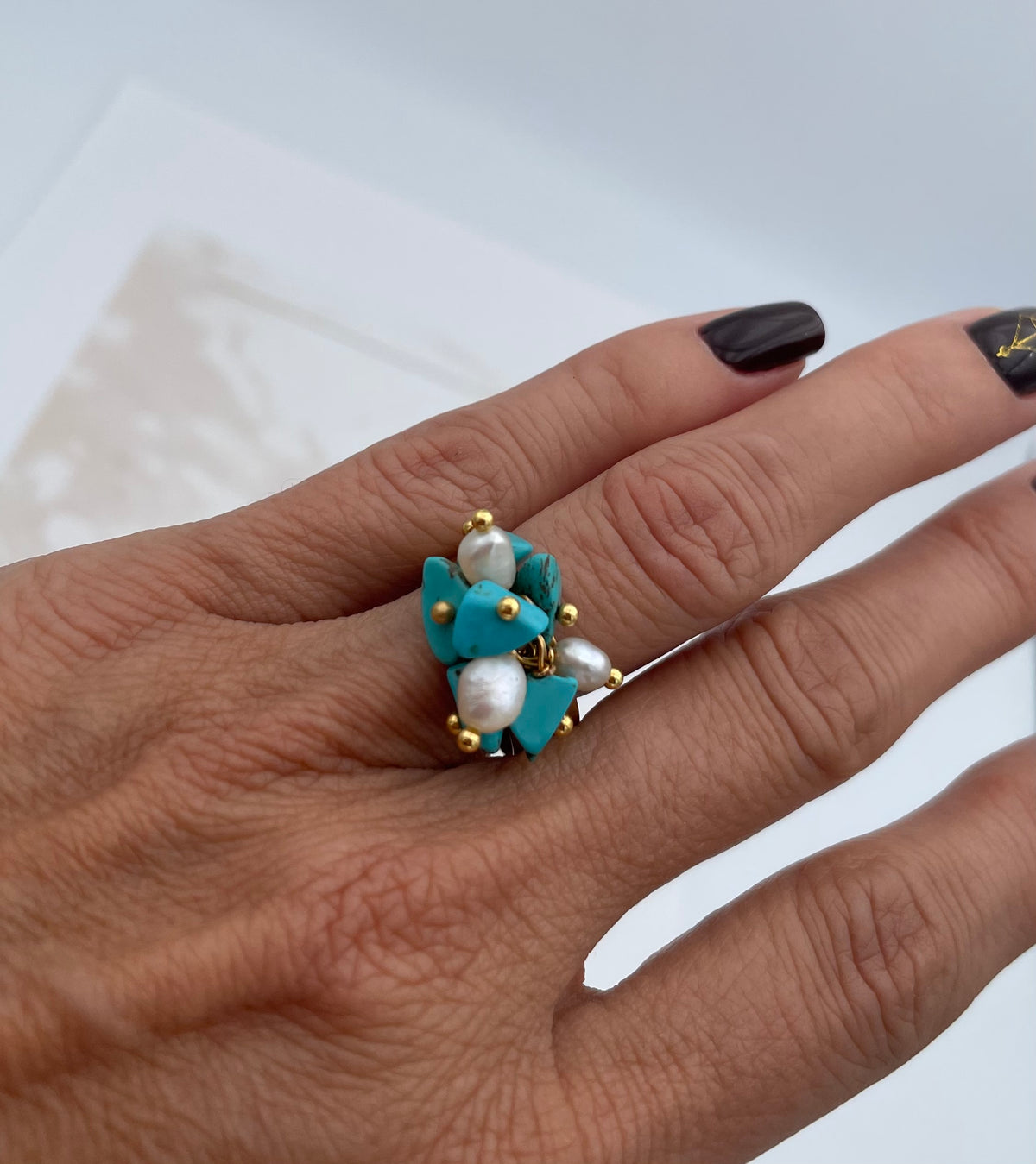 Bague avec turquoise et perles d’eau douce