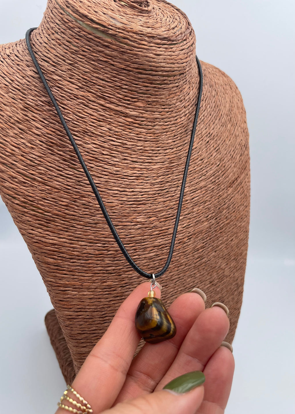 Collier avec l’œil de tigre