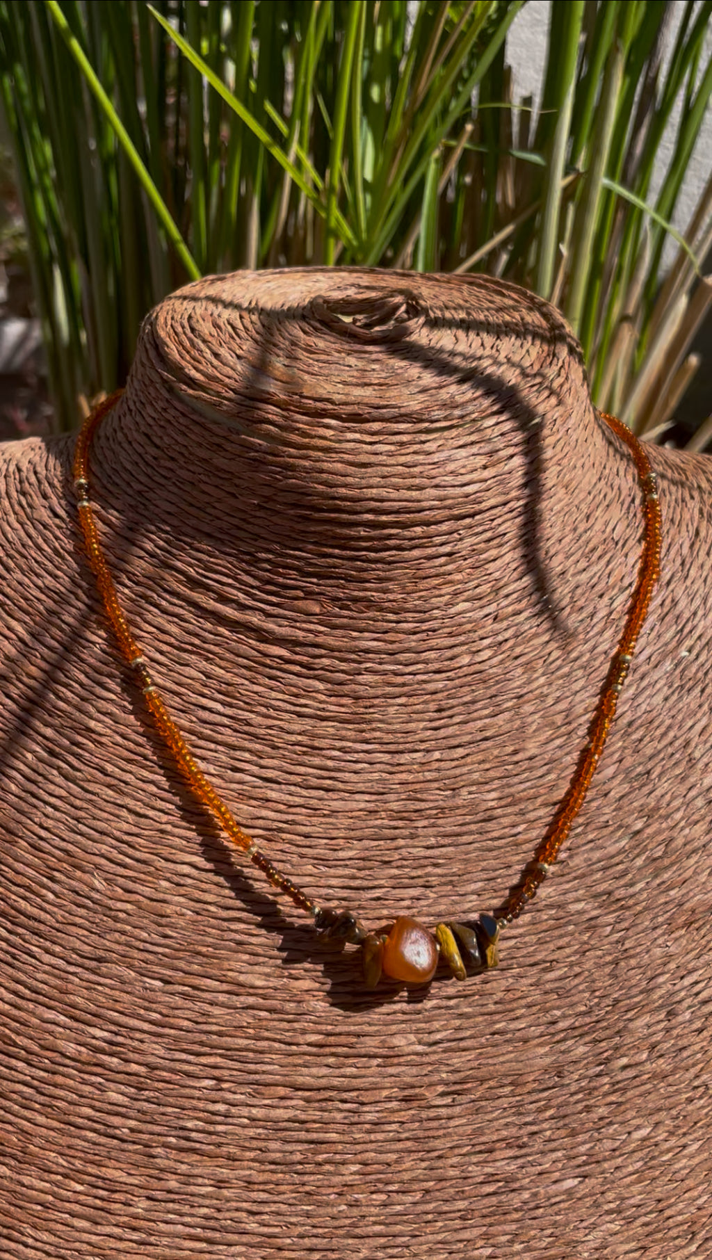 Parure avec ambre et l’œil de tigre