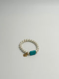 Bracelet perles nacrées, turquoise et breloque crabe