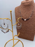 Ensemble collier et boucles d'oreilles grenat et perle